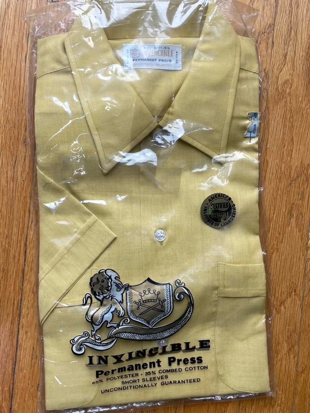 Vintage invincible Short-Sleeve Button-Down Shirt in Yellow